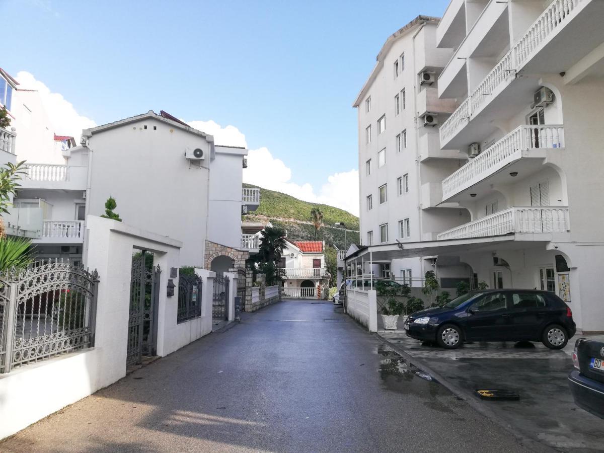 Apartment Azalea Of בודווה מראה חיצוני תמונה